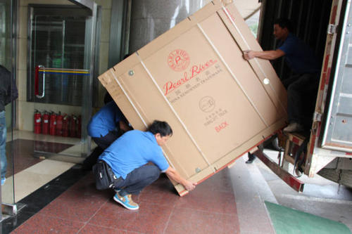章贡钢琴贵重工艺品无忧运